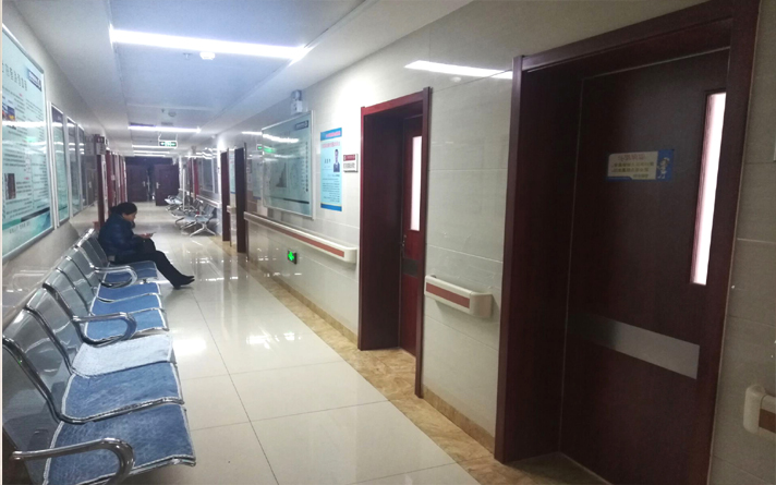 醫(yī)院鋼制病房門(mén)圖片